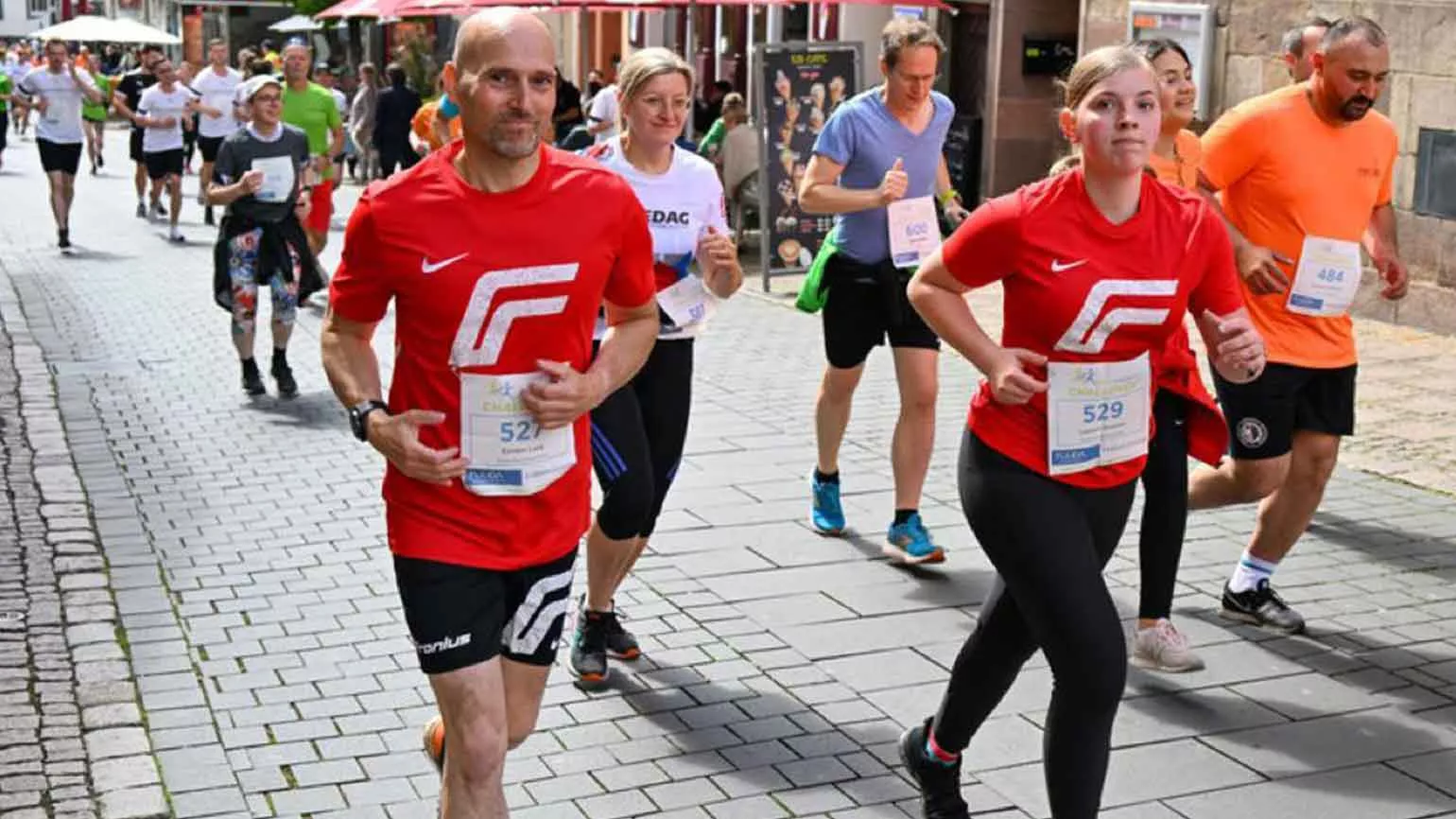 Fronius Mitarbeiter/-innen beim Sport
