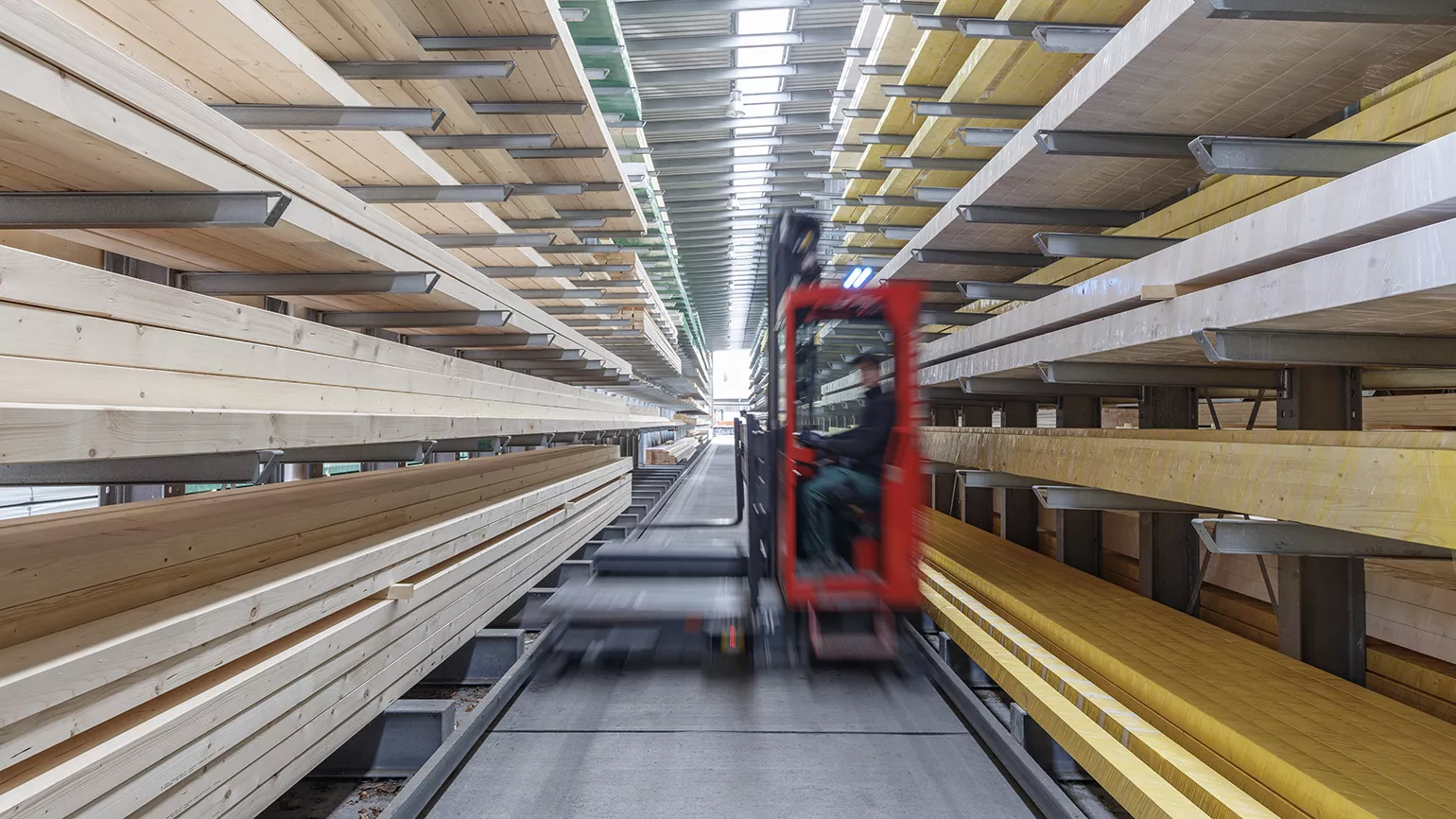 Electric lateral stacking trucks and special devices transport goods (sometimes weighing tons) reliably and efficiently from goods in into the warehouse and then for dispatch.