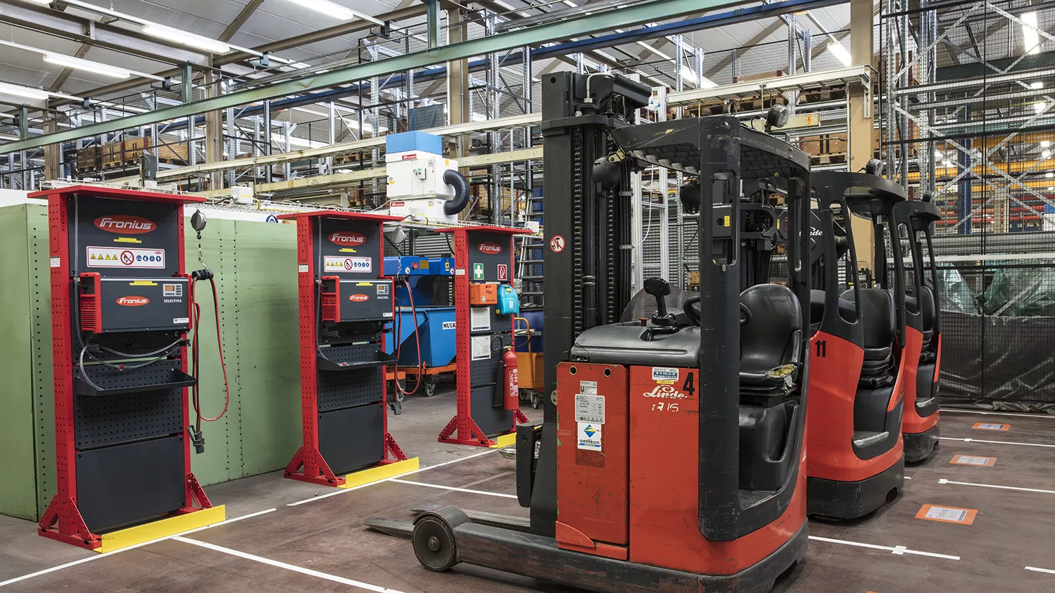 Fronius Perfect Charging hat die Ladestation der Reishauer AG mit Selectiva-Batterieladesystemen, Sicherheitsmodulen und Lademodulen ausgestattet.