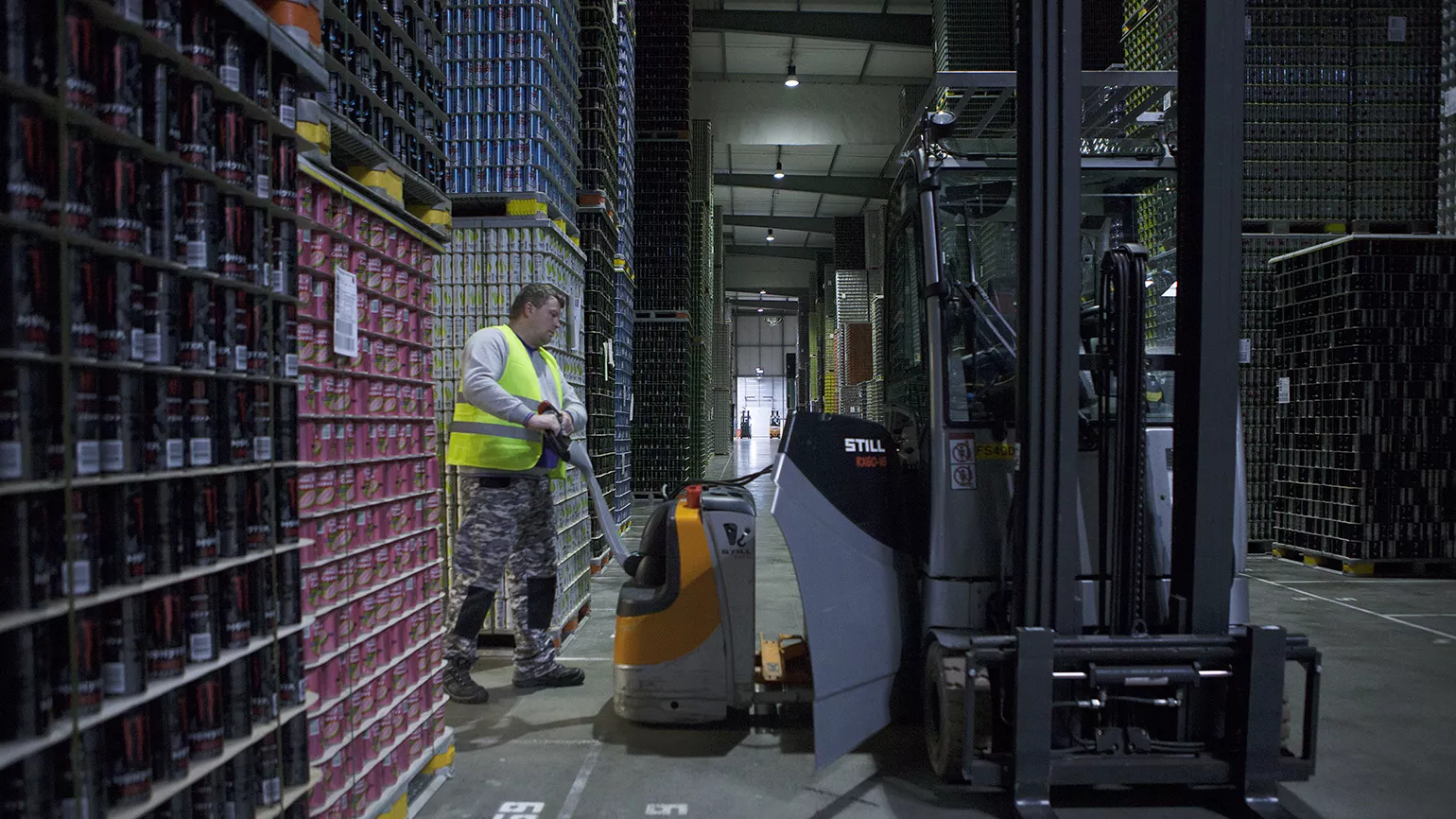 Replaceing the Battery of the Forklift 