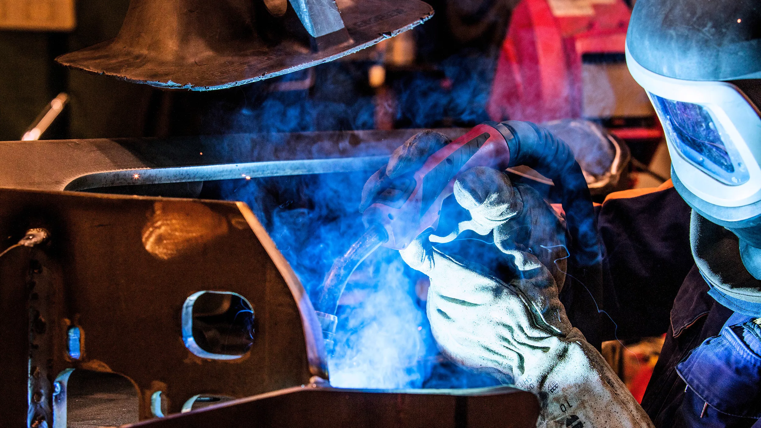 good ignition characteristics for a large number of short welds
