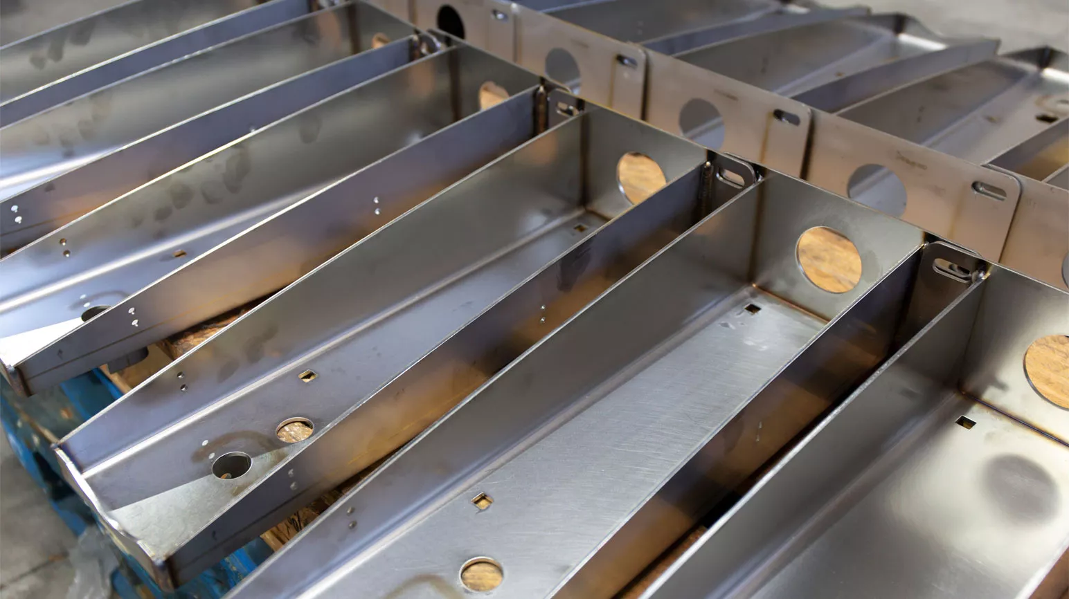 Supports for swimming pool enclosures