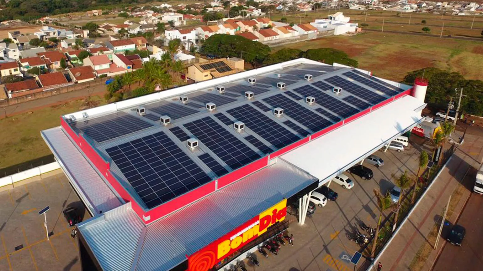 PV installation Bom Dia supermarket - Maringa - Brazil - Fronius Solar Energy