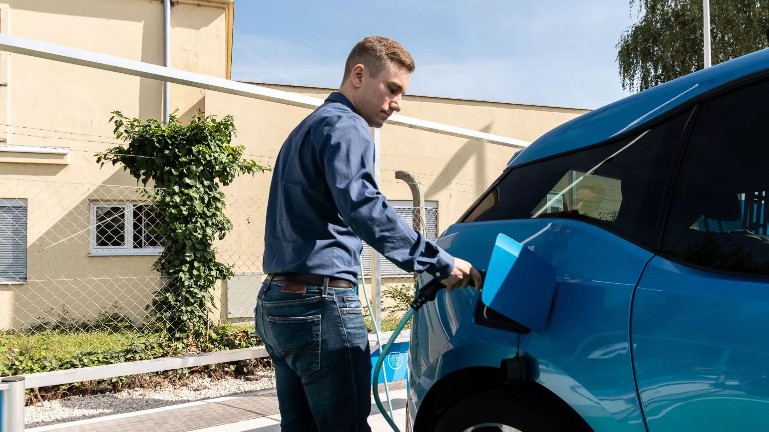 electric car refuel