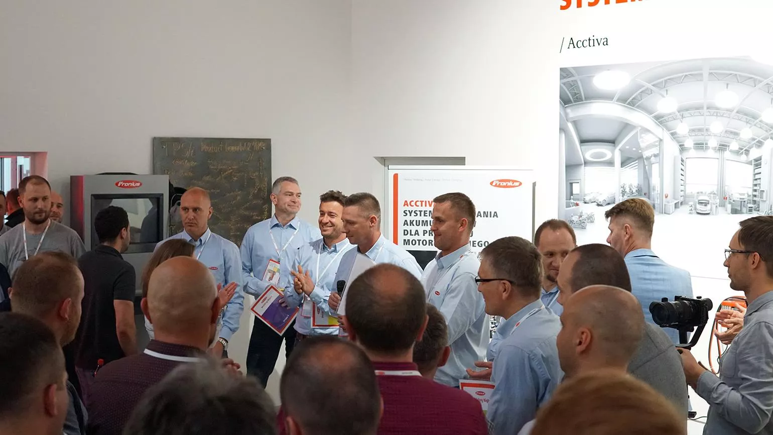 Pierwszy Welding Night został uroczyście rozpoczęty przez Damiana Kierstena prezesa Fronius Polska