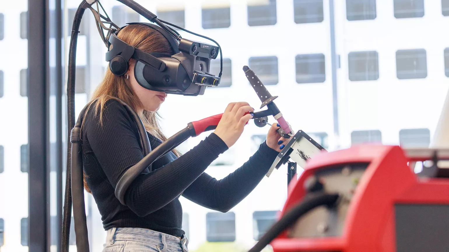 Jugendliche beim Virtual Welding